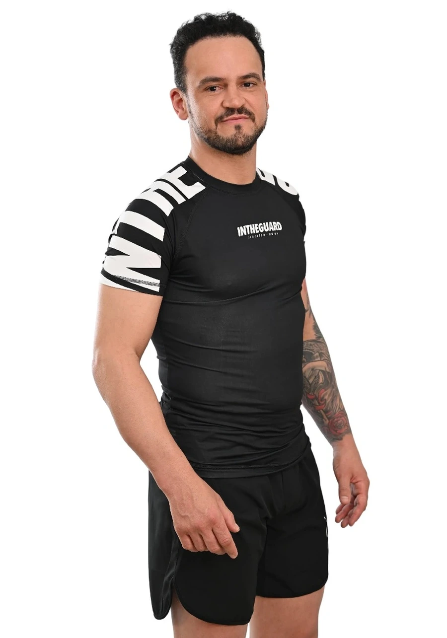 Rash Guard Masculina Cores Faixas Preta