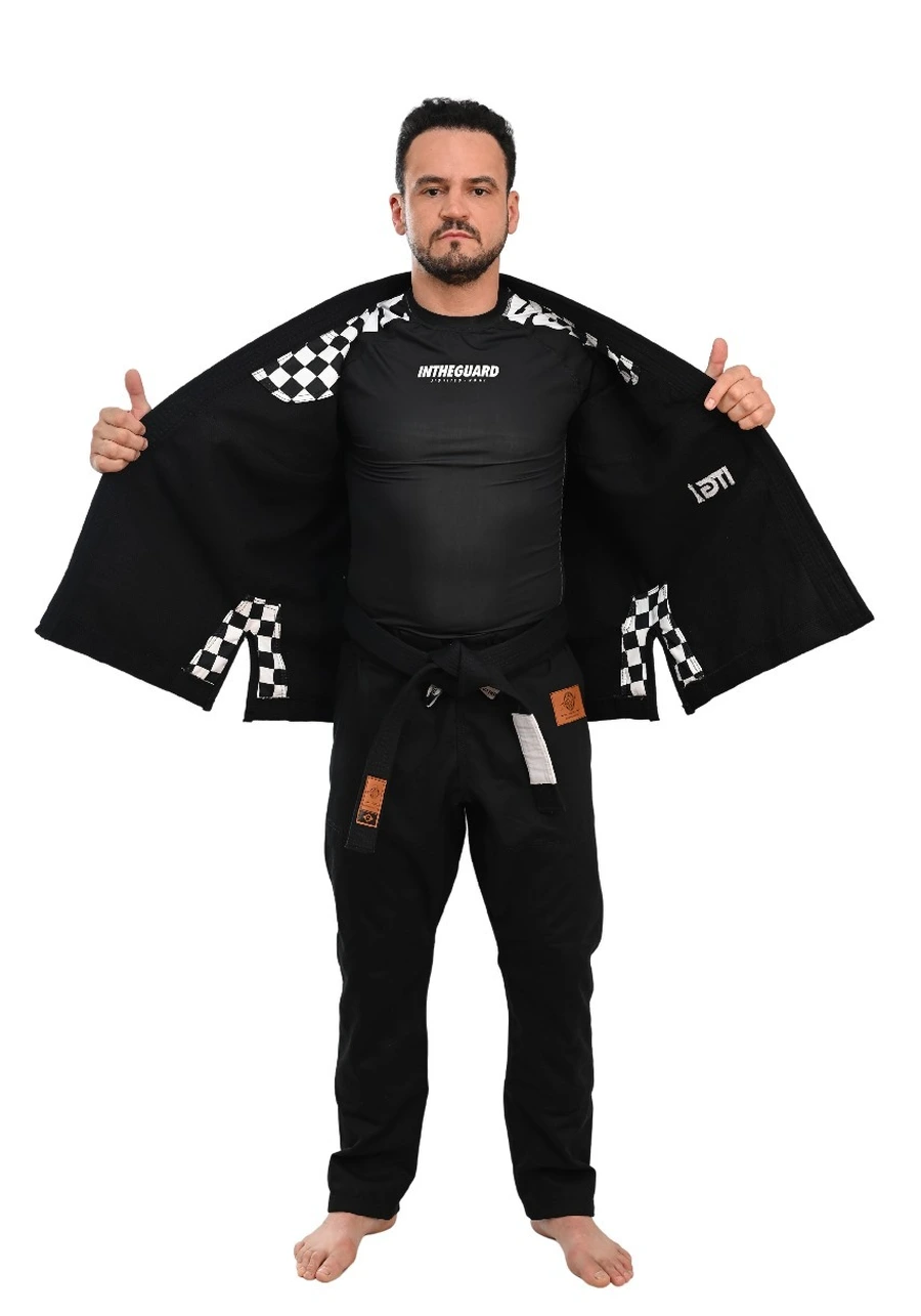 Kimono In The Guard Xadrez Preto