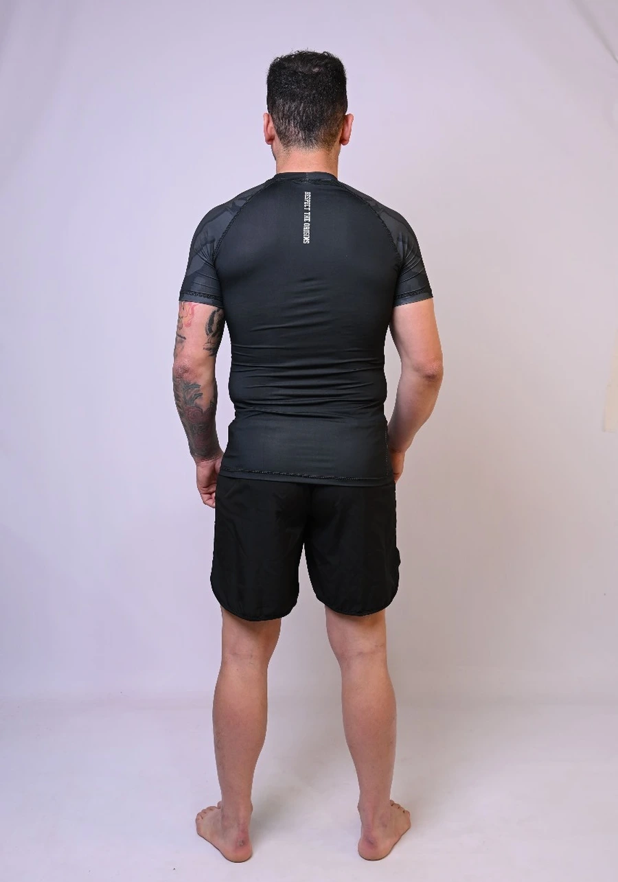 Kit Bermuda Revolução pro + Rash Guard Tatico