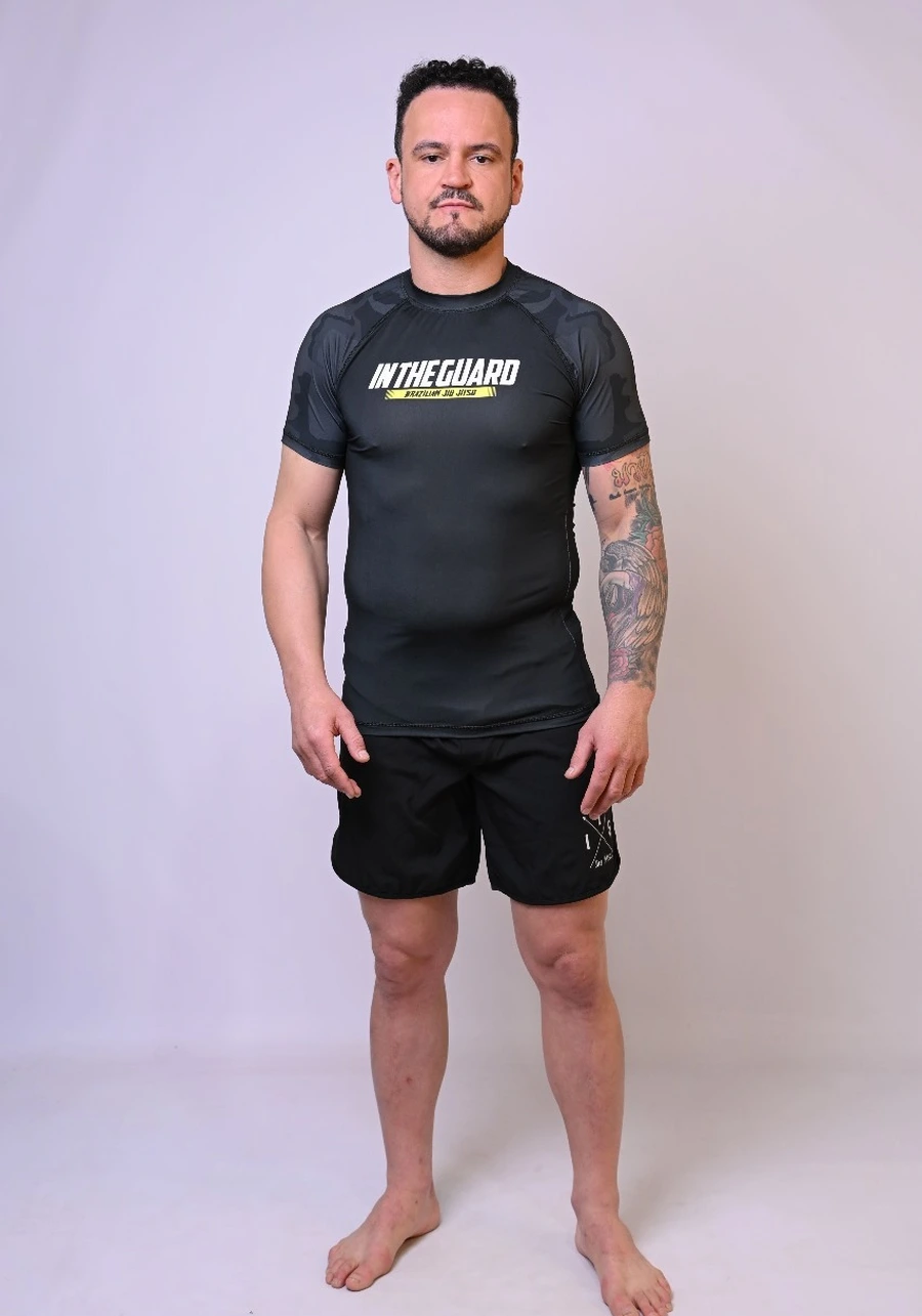 Kit Bermuda Revolução pro + Rash Guard Tatico