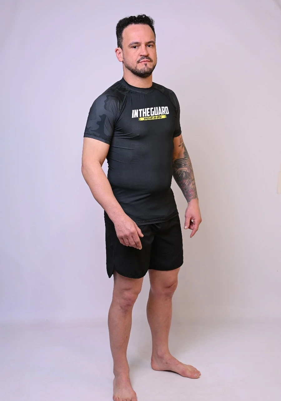 Kit Bermuda Revolução pro + Rash Guard Tatico