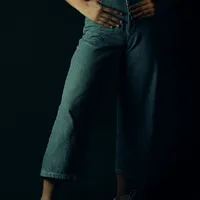 Calça Jeans Feminina Flare Azul Escura - imagem 2