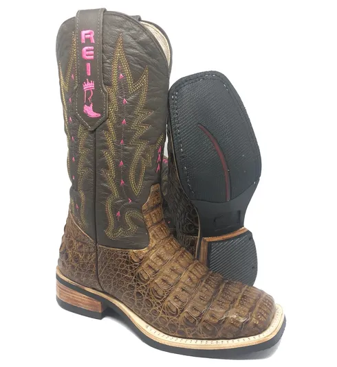 Bota Texana Reizinho Premium de Couro Legítimo de Jacaré Tabaco LIMITED EDITION - Cano Alto, Bico Quadrado - Solado X-Flex Artesanal | Reizinho Botas