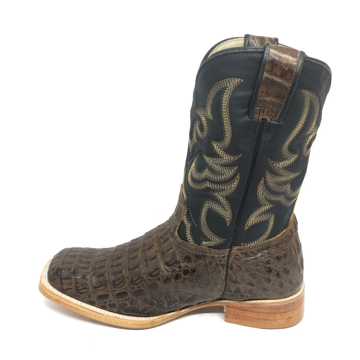 Bota Texana Reizinho Premium de Couro Legítimo de Jacaré Tabaco LIMITED EDITION - Cano Médio, Bico Quadrado - Solado de Couro Artesanal | Reizinho Botas
