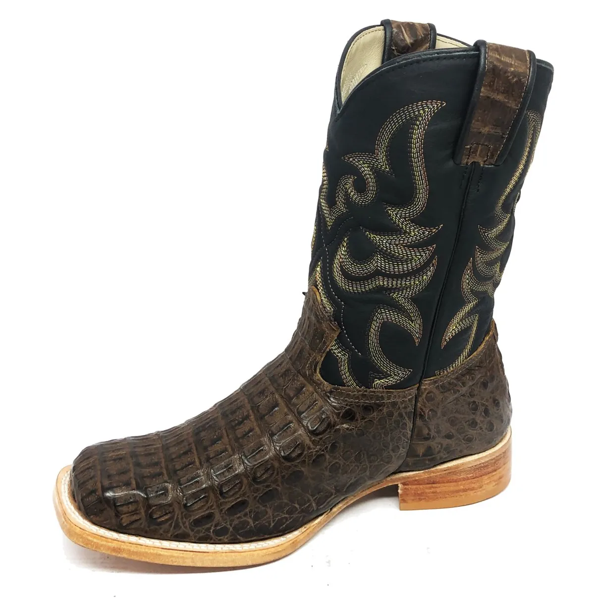 Bota Texana Reizinho Premium de Couro Legítimo de Jacaré Tabaco LIMITED EDITION - Cano Médio, Bico Quadrado - Solado de Couro Artesanal | Reizinho Botas