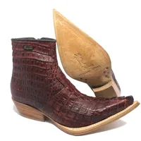 Bota Texana Reizinho Premium de Couro Legítimo de Jacaré Vinho Rabo LIMITED EDITION - Cano Curto, Bico Fino - Solado de Couro Artesanal - imagem 1