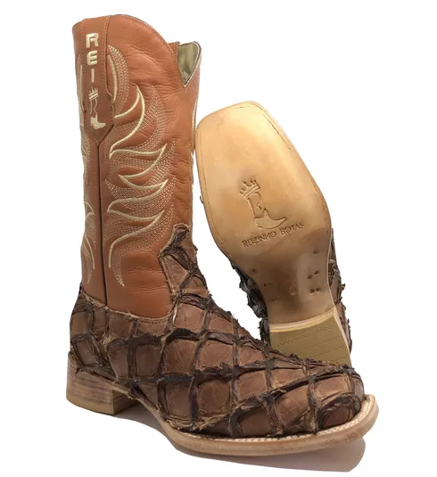 Bota Texana Reizinho Premium de Couro Legítimo de Pirarucu Dry Leaf LIMITED EDITION - Cano Alto, Bico Quadrado - Solado de Couro Artesanal
