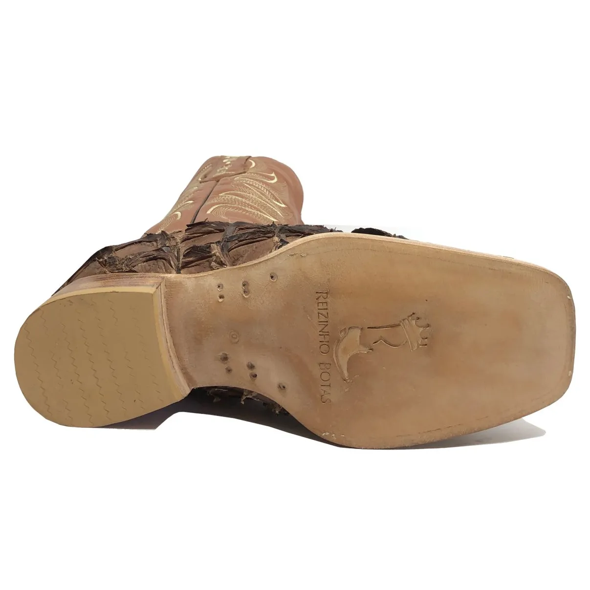 Bota Texana Reizinho Premium de Couro Legítimo de Pirarucu Dry Leaf LIMITED EDITION - Cano Alto, Bico Quadrado - Solado de Couro Artesanal