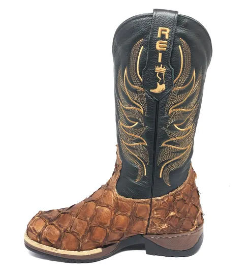 Bota Texana Reizinho Premium de Couro Legítimo de Pirarucu Dry Leaf LIMITED EDITION - Cano Alto, Bico Quadrado - Solado JUMP