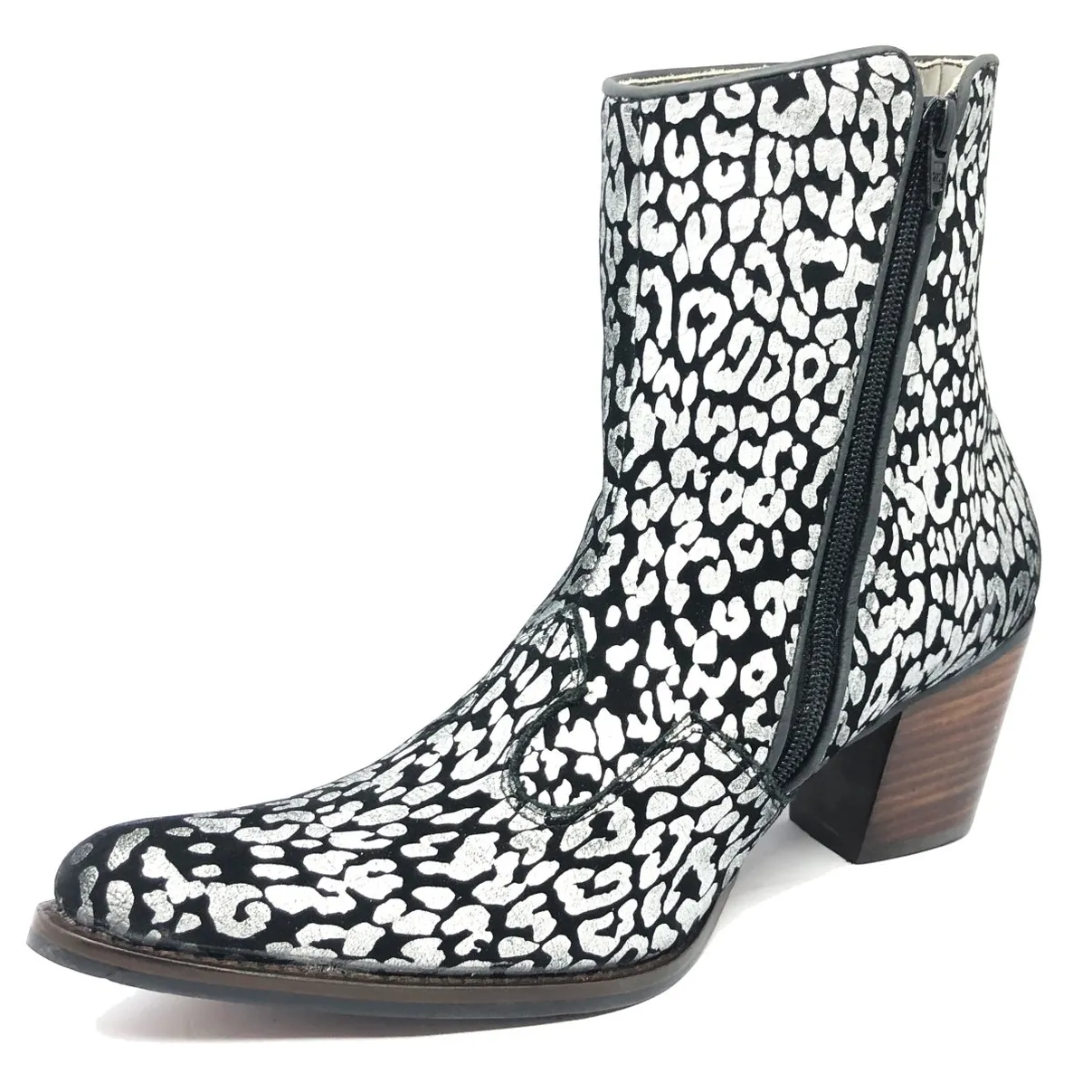 BOTA Western FEMININA DE COURO BOVINO IMITAÇÃO DE ONÇA PRATA - CANO CURTO, BICO FINO
