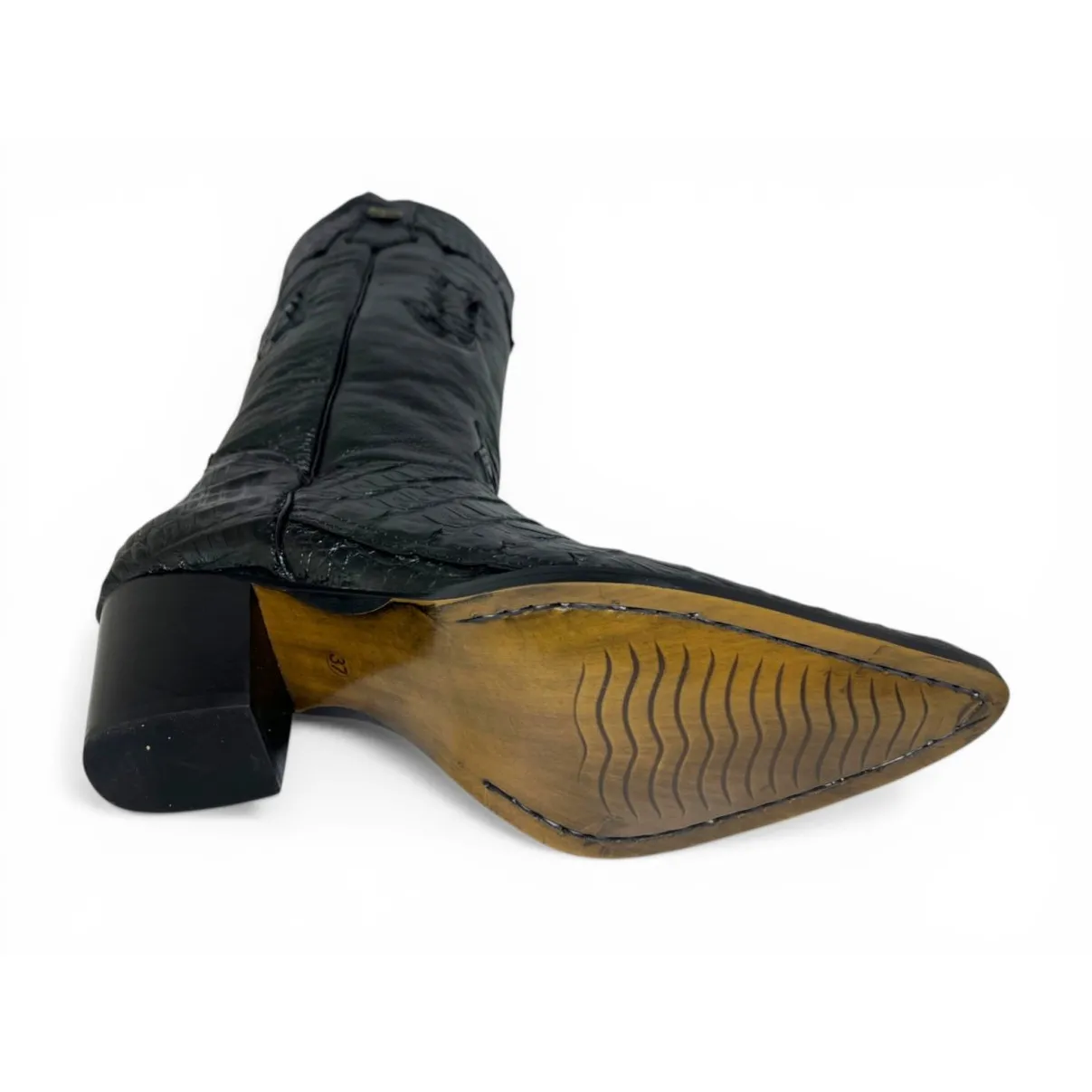 Bota Western Feminina de Couro Legítimo de Jacaré Preto - Cano Alto, Bico Fino | Reizinho Botas