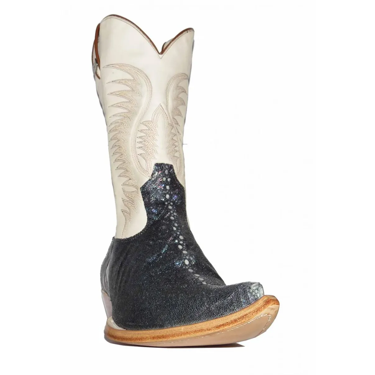 Bota de Arraia Rainha Blue Sky - CANO ALTO, BICO FINO, ​SOLADO DE COURO ARTESANAL