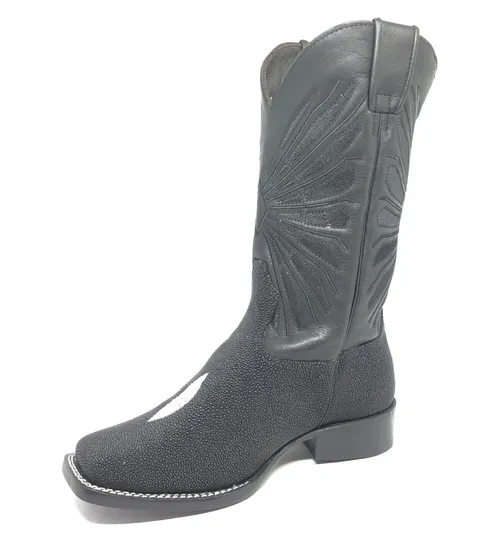 BOTA DE ARRAIA PRETA - CANO ALTO, BICO QUADRADO, ​SOLADO DE COURO ARTESANAL