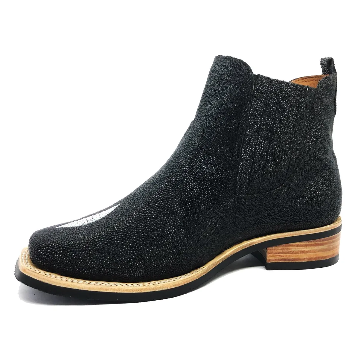 Bota de Arraia Preta - Cano Curto, Bico Quadrado, Solado X-Flex Artesanal