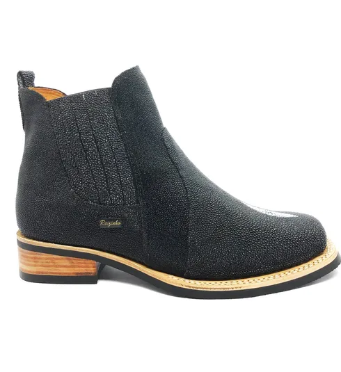 Bota de Arraia Preta - Cano Curto, Bico Quadrado, Solado X-Flex Artesanal