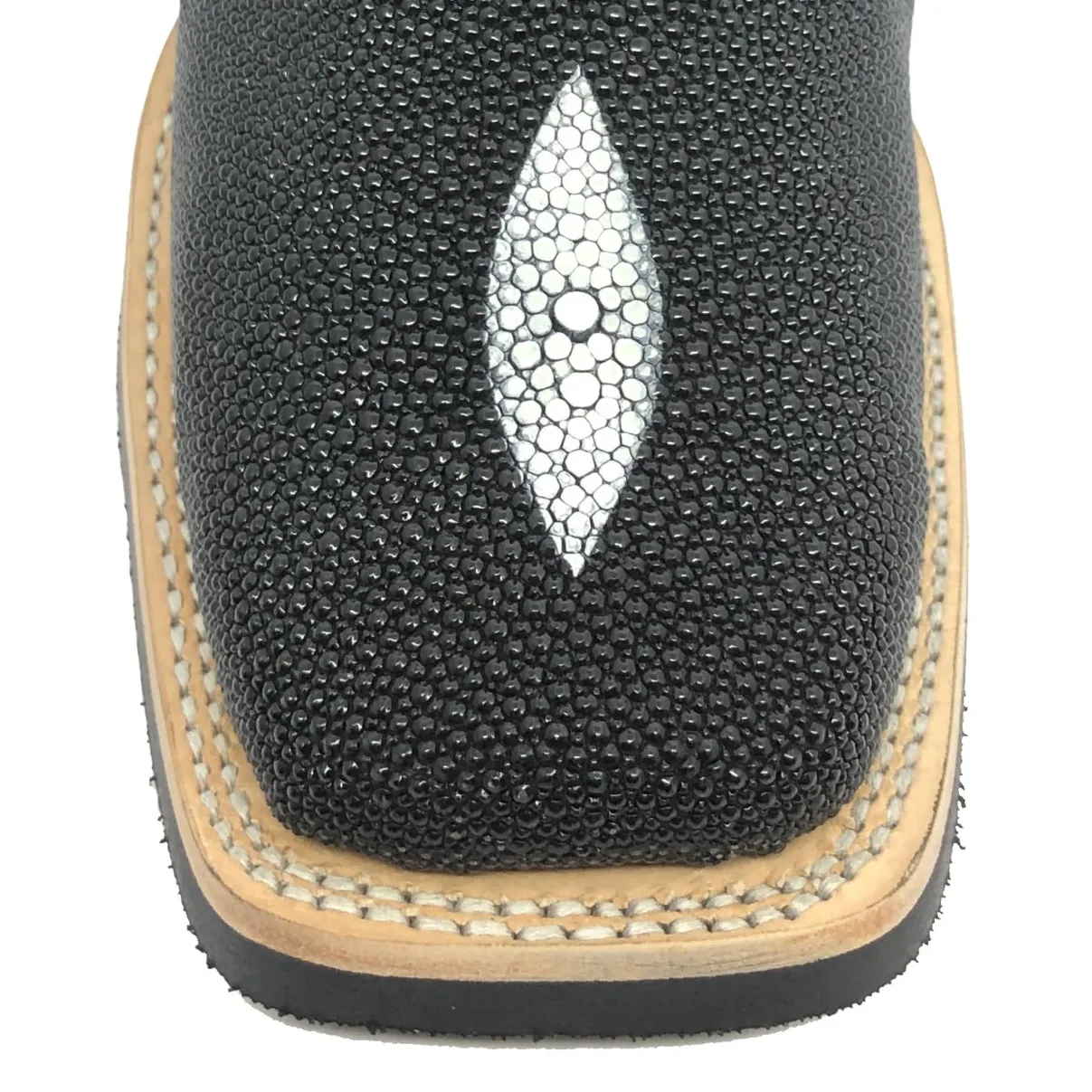Bota de Arraia Preta - Cano Curto, Bico Quadrado, Solado X-Flex Artesanal