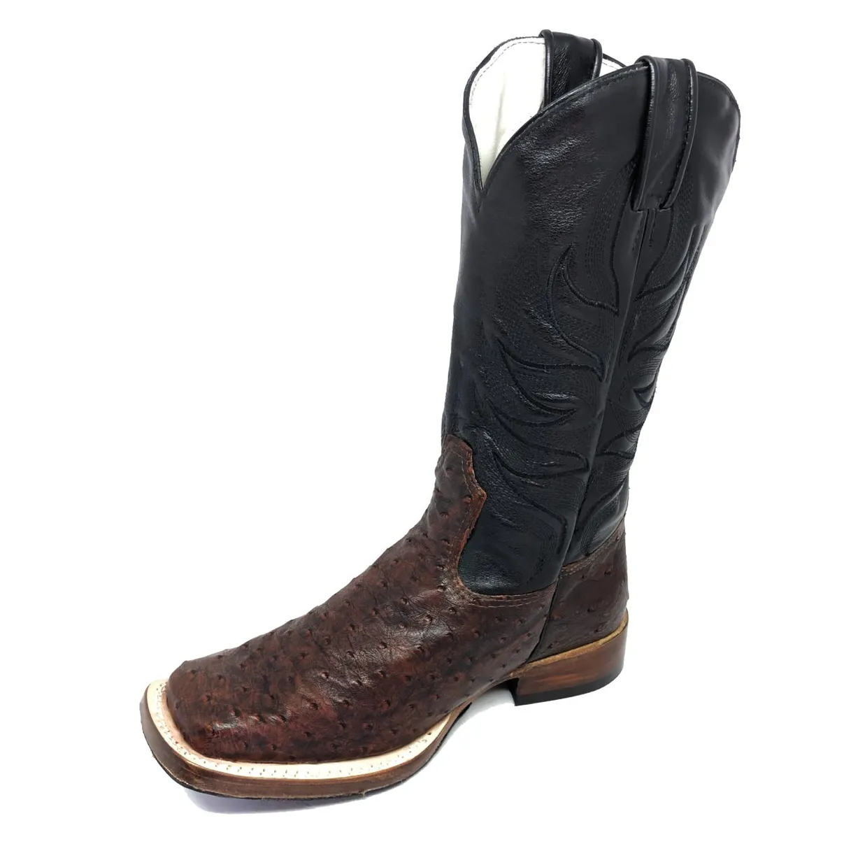 Bota de Avestruz Cheio BloodWine - Cano Alto, Bico Quadrado, Solado de Couro Artesanal