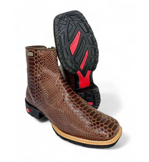 Bota Texana De Couro Bovino Imitação de Cobra Marrom - Cano Curto Zíper, Bico Quadrado - Solado Flex Comfort | Reizinho