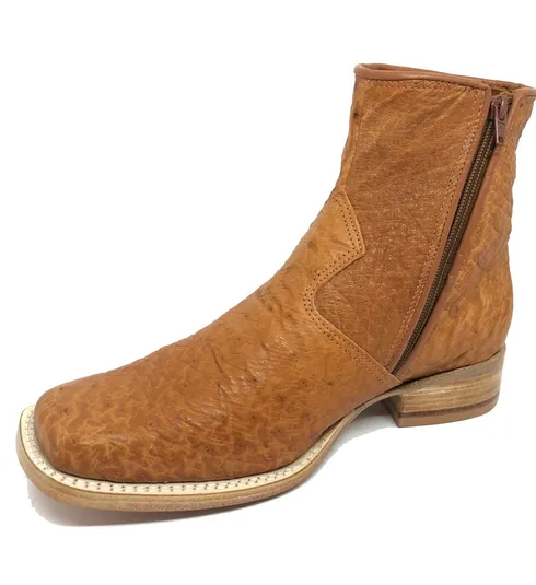 BOTA DE BARRIGA DE AVESTRUZ CONHAQUE - CANO CURTO, BICO QUADRADO, ​SOLADO DE COURO ARTESANAL