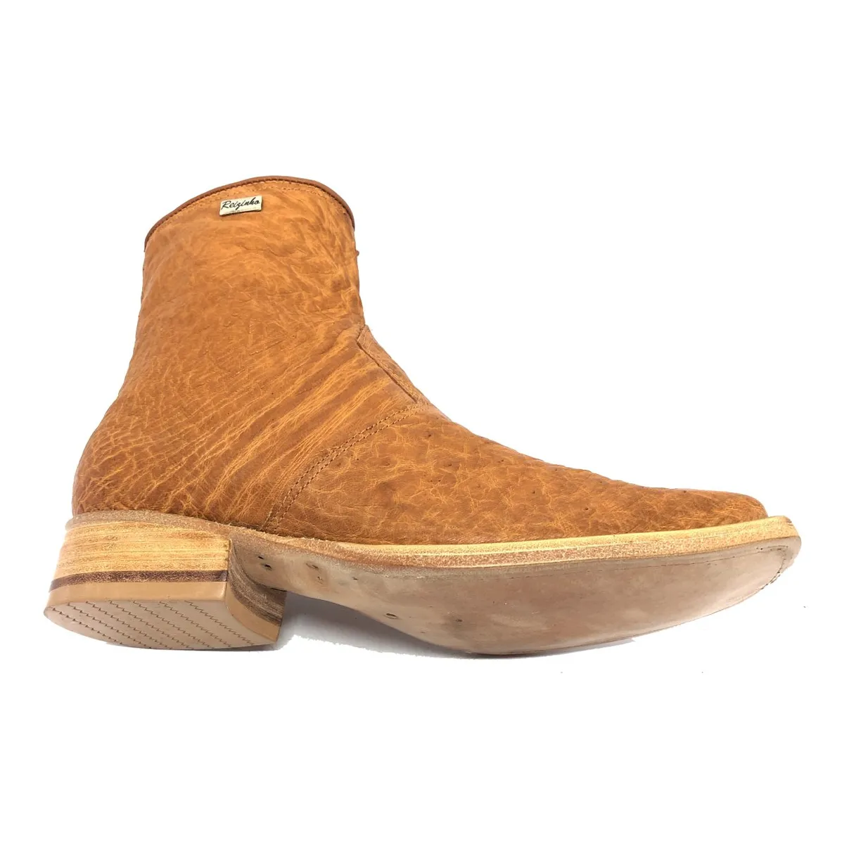 BOTA DE BARRIGA DE AVESTRUZ CONHAQUE - CANO CURTO, BICO QUADRADO, ​SOLADO DE COURO ARTESANAL