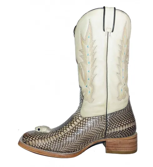 Bota de Cobra Naja Natural com Cabeça - CANO ALTO, BICO QUADRADO, ​SOLADO DE COURO ARTESANAL