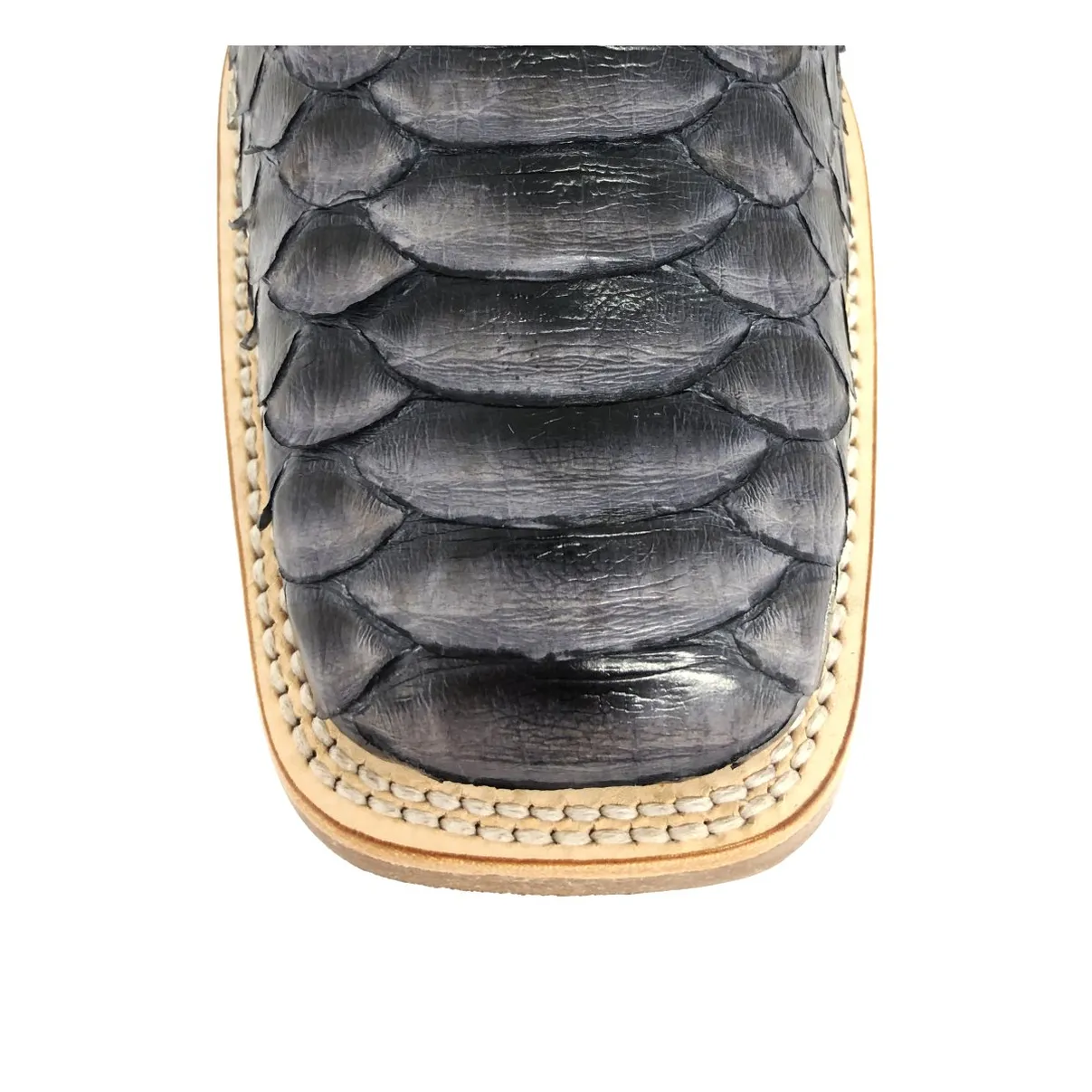 Bota de Cobra Python Luxo Black - CANO CURTO, BICO QUADRADO, ​SOLADO DE COURO ARTESANAL