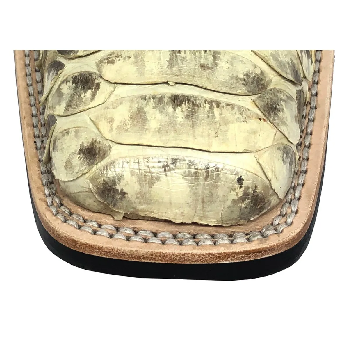 Bota de Cobra Python Natural - Cano Curto, Bico Quadrado, Solado X-Flex Artesanal