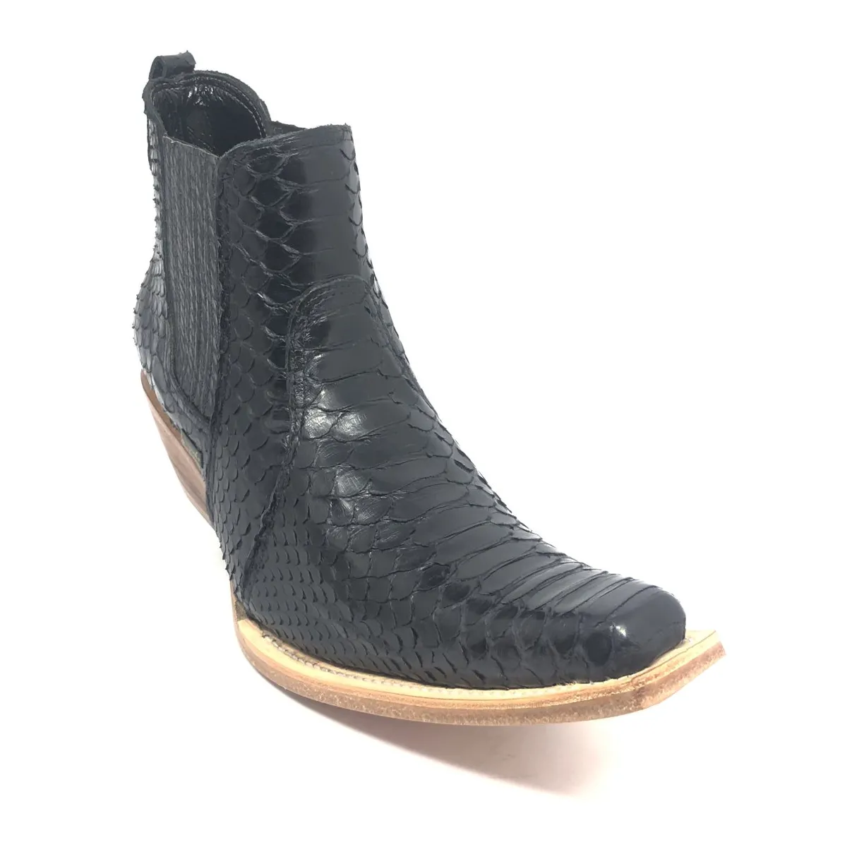 Bota de Cobra Python Preta - Cano Curto, Bico Fino Quadradinho, Solado de Couro Artesanal