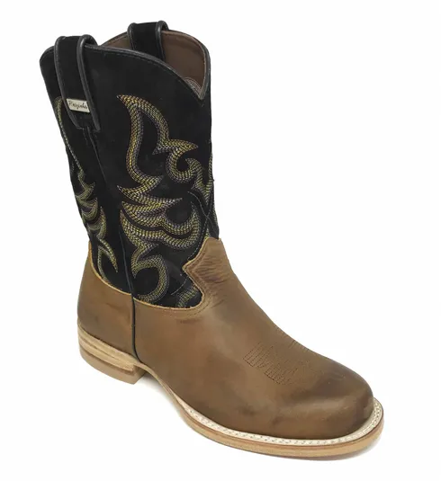 Bota De couro bovino Bufalada Caramelo Envelhecida - CANO ALTO, BICO REDONDO, ​SOLADO DE COURO ARTESANAL