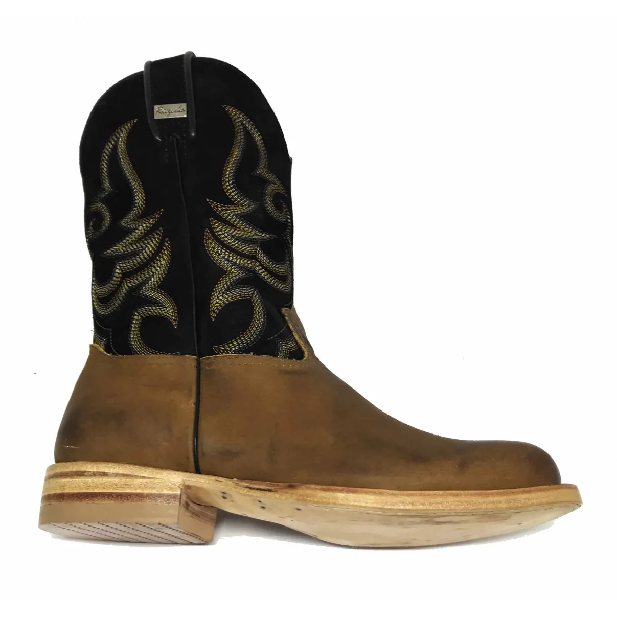 BOTA DE COURO BOVINO BUFALADA CARAMELO ENVELHECIDA - CANO MÉDIO, BICO REDONDO, ​SOLADO DE COURO ARTESANAL