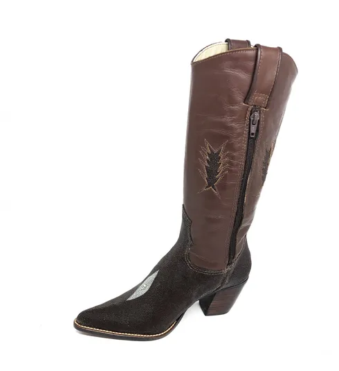 Bota Western Feminina de Arraia Café Apply - Cano Alto, Bico Fino