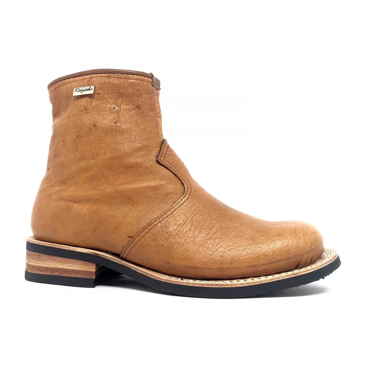 Bota de Barriga de Avestruz Conhaque - CANO CURTO, BICO REDONDO, SOLADO X-FLEX ARTESANAL