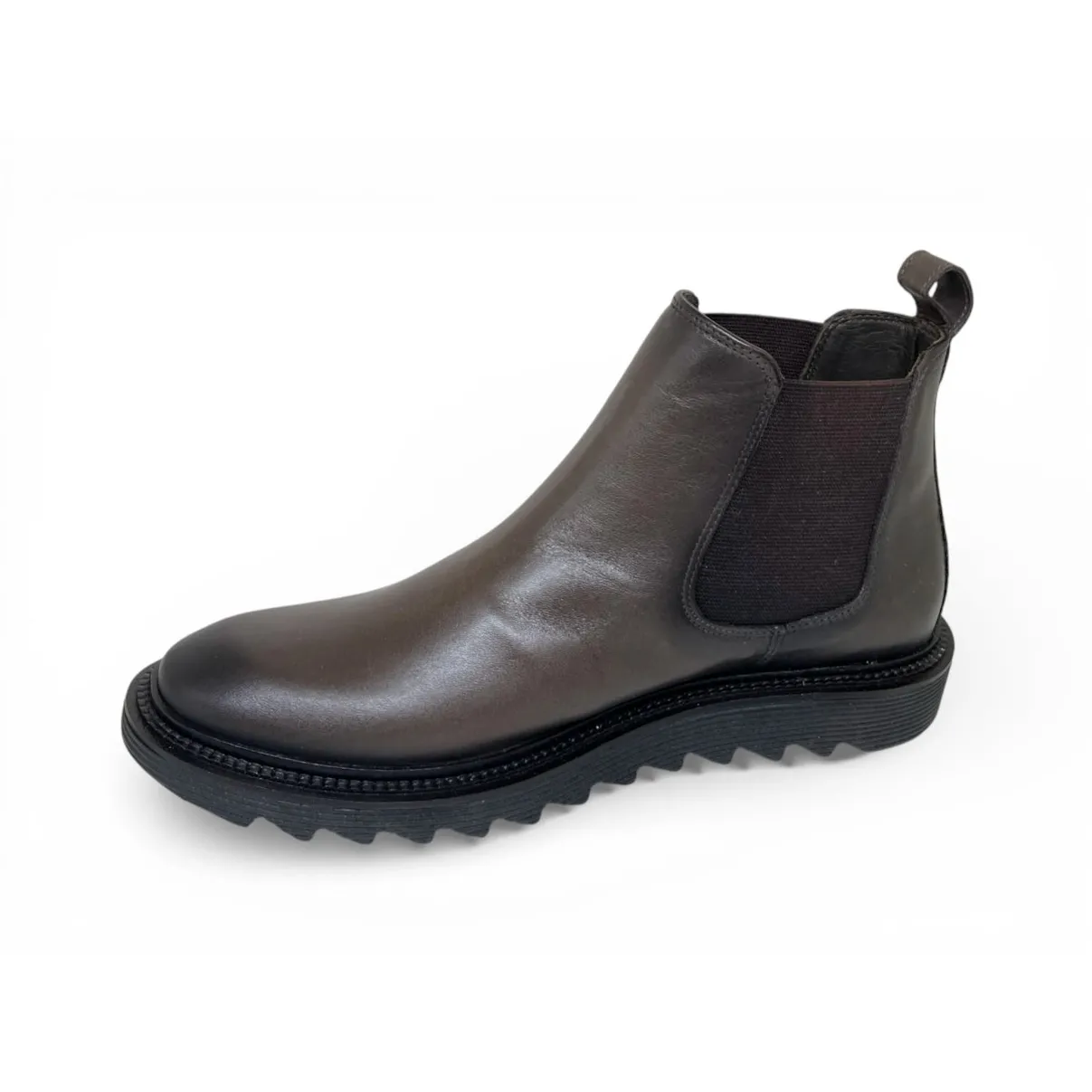 Bota Casual Grécia de Couro Bovino Marrom Café - Cano Curto Elástico, Bico Redondo | Reizinho Botas