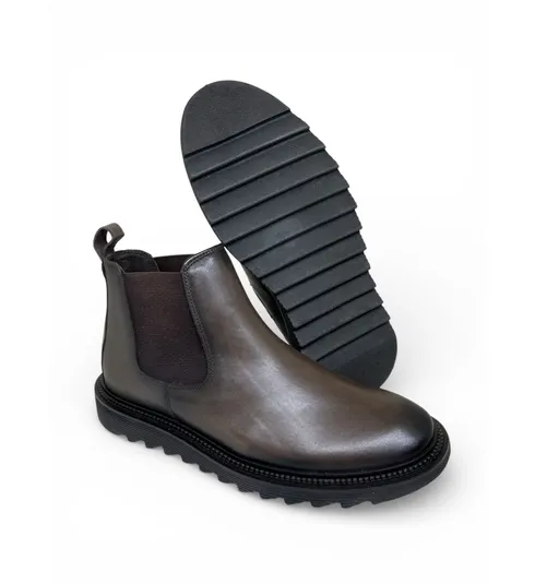 Bota Casual Grécia de Couro Bovino Marrom Café - Cano Curto Elástico, Bico Redondo | Reizinho Botas