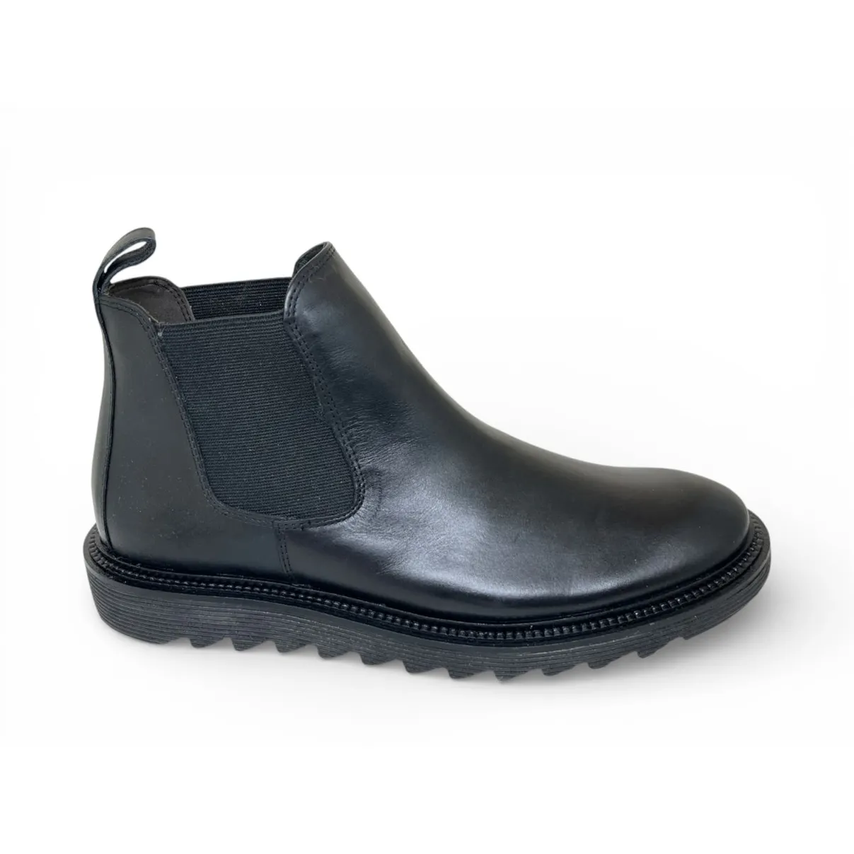 Bota Casual Grécia de Couro Bovino Preto - Cano Curto Elástico, Bico Redondo | Reizinho Botas
