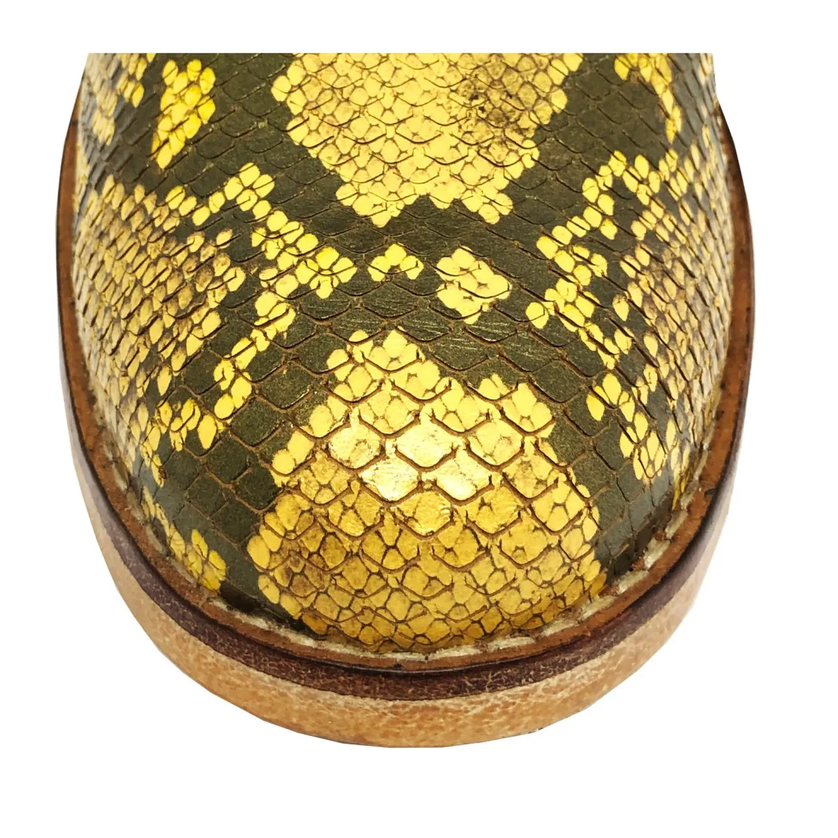 Bota Casual de Couro Bovino Imitação de Cobra Yellow - Cano Curto, Bico Redondo, SOLADO DE COURO ARTESANAL