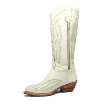 Bota Reizinho Western Premium Couro Bovino Off White Limited Edition - Cano Alto, Bico Fino Arredondado, Solado Couro Ar - imagem 5