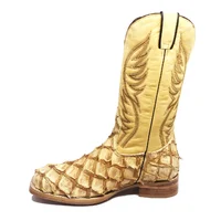 Bota Reizinho Premium Couro De Pirarucu Dry Cream Limited Edition - Cano Alto, Bico Quadrado Solado Couro Artesanal - imagem 10