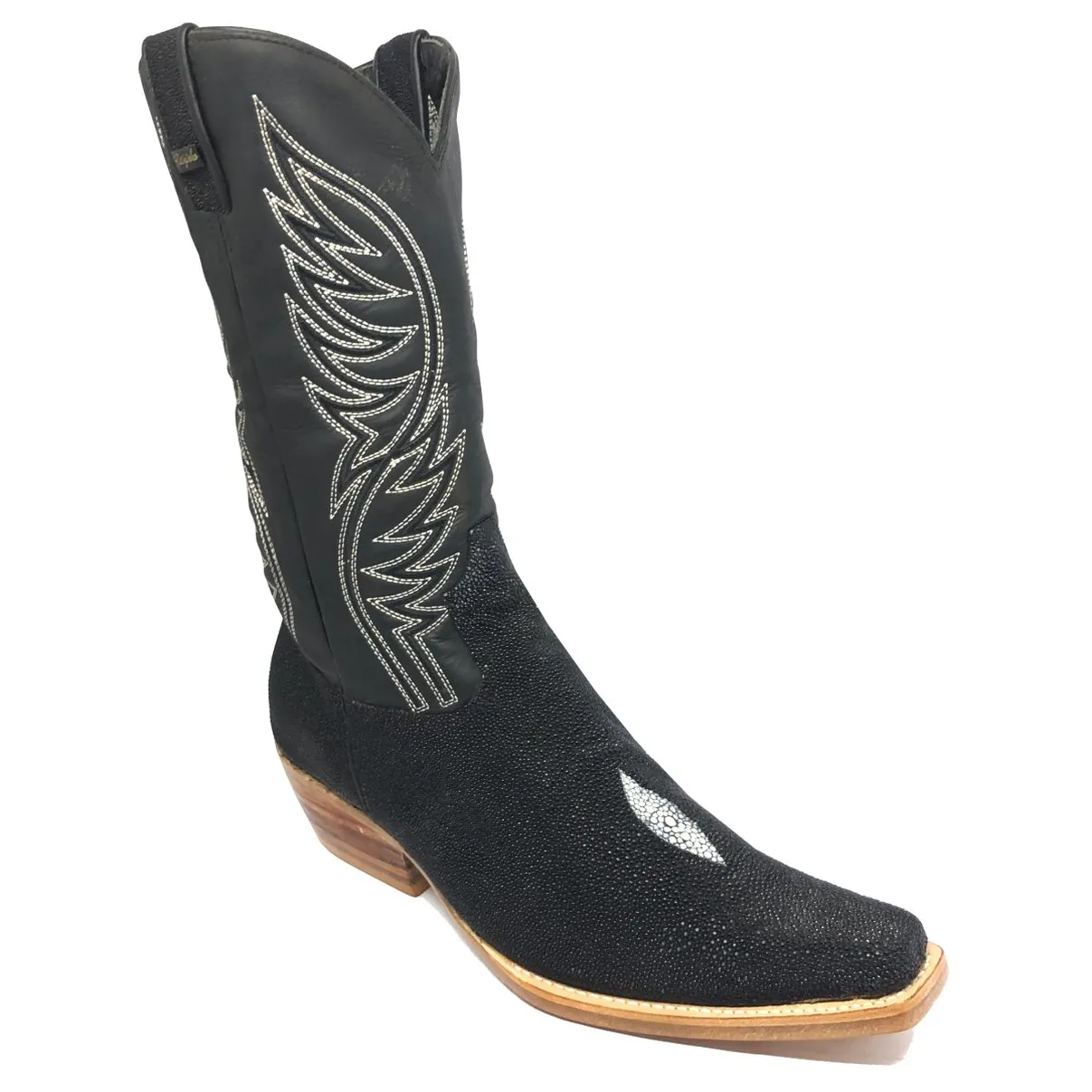 Bota de Couro de Arraia Preta - Cano Alto, Bico Fino Quadradinho, SOLADO DE COURO ARTESANAL