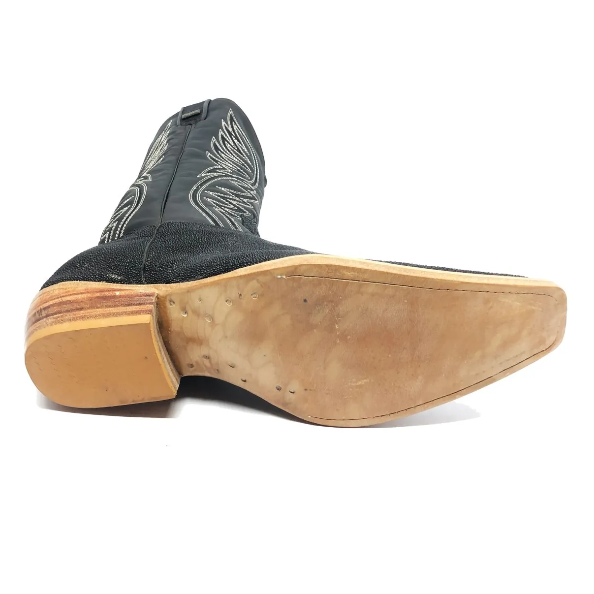 Bota de Couro de Arraia Preta - Cano Alto, Bico Fino Quadradinho, SOLADO DE COURO ARTESANAL