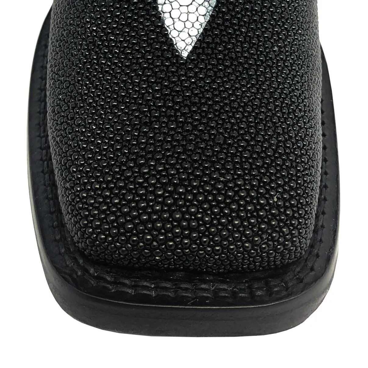 Bota de Couro de Arraia Preta - Cano Alto, Bico Quadrado, Solado S-Flex Artesanal