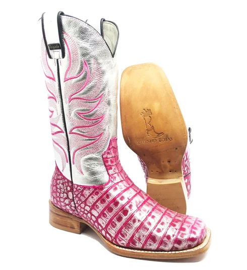 Bota Reizinho Premium Couro De Jacaré Silver Pink (Rosa e Prata) Limited Edition - Cano Alto, Bico Quadrado, Solado De Couro Artesanal