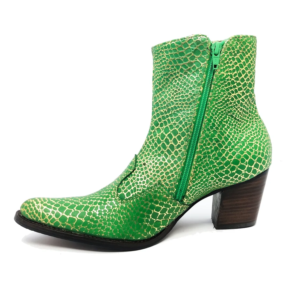 Bota Feminina De Couro Bovino Gold Emerald - Cano Curto, Bico Fino