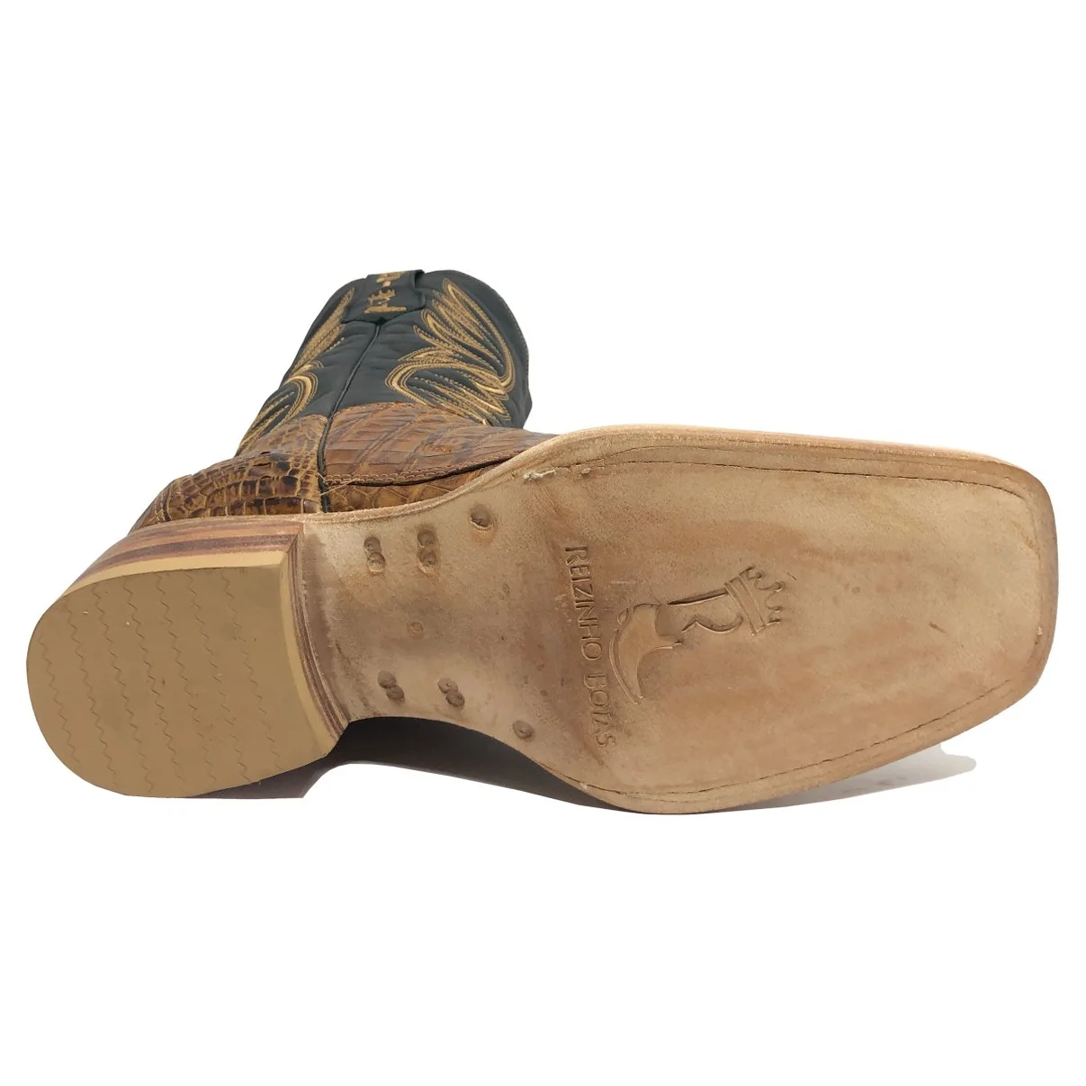 Bota Reizinho Premium Couro De Jacaré Havana Rabo Limited Edition - Cano Alto, Bico Quadrado, Solado De Couro Artesanal