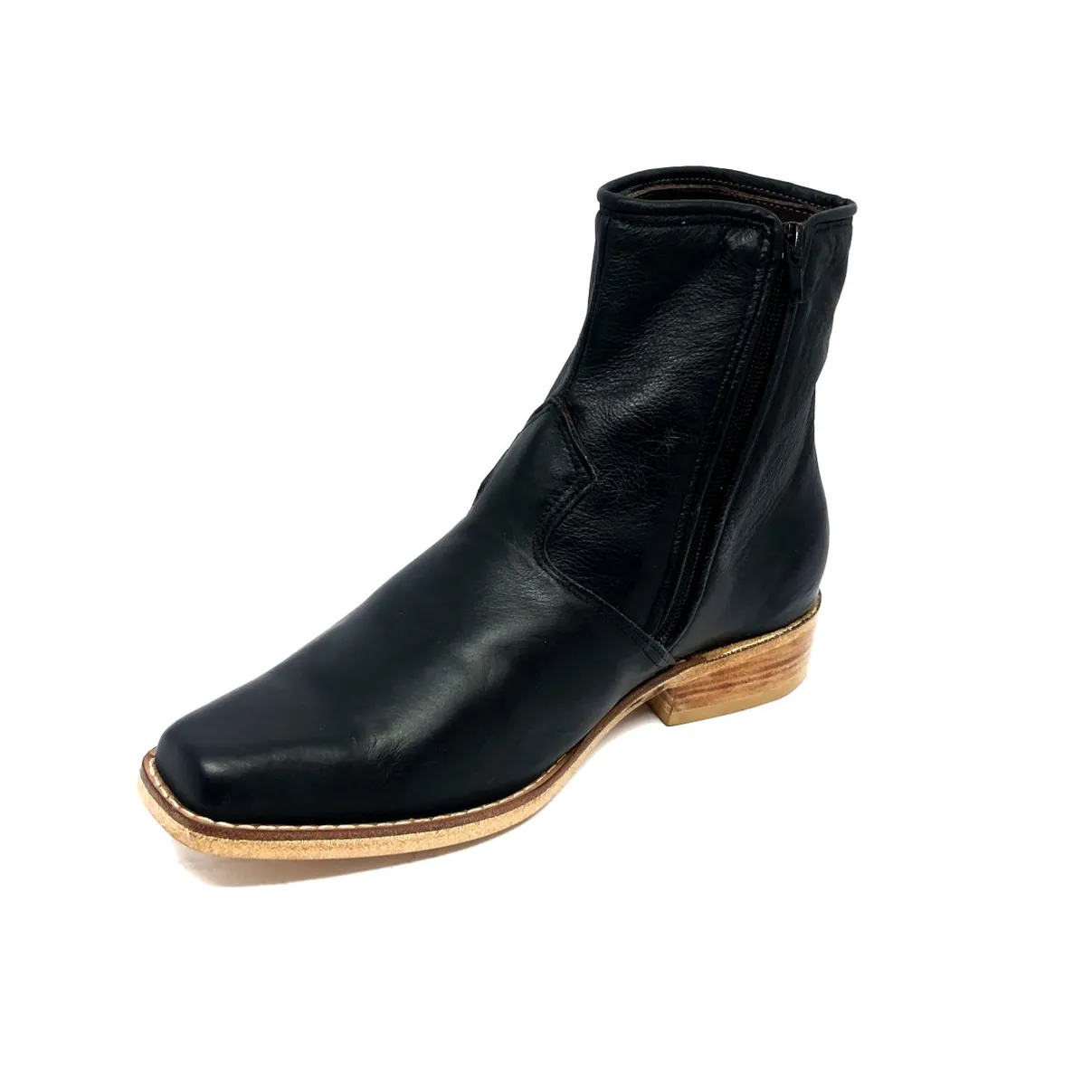Bota De Couro Bovino Preto - Cano Curto De Zíper, Bico Fino Quadradinho, Solado De Couro Artesanal