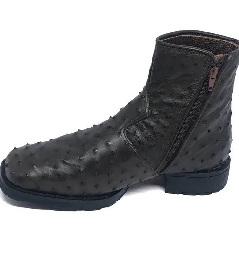Bota De Couro De Avestruz Cheio Marrom Café - Cano Curto, Bico Quadrado, Solado Flex Comfort