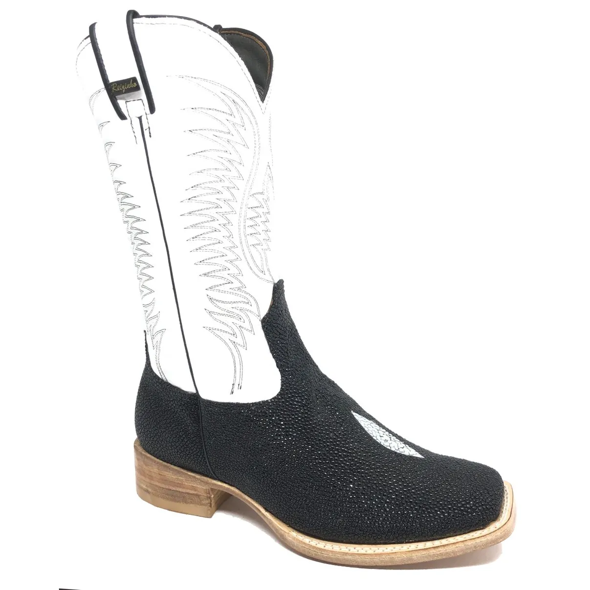 BOTA DE ARRAIA PRETA - CANO ALTO, BICO QUADRADO, ​SOLADO DE COURO ARTESANAL