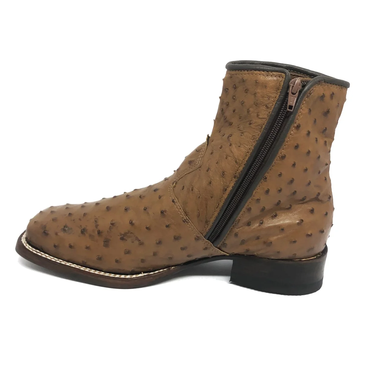 Bota De Couro De Avestruz Cheio Marrom Tabaco - Cano Curto De Zíper, Bico Quadrado, Solado De Couro Artesanal