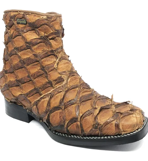 Bota de Pirarucu Dry Leaf - Cano Curto, Bico Quadrado, Solado X-Flex Artesanal