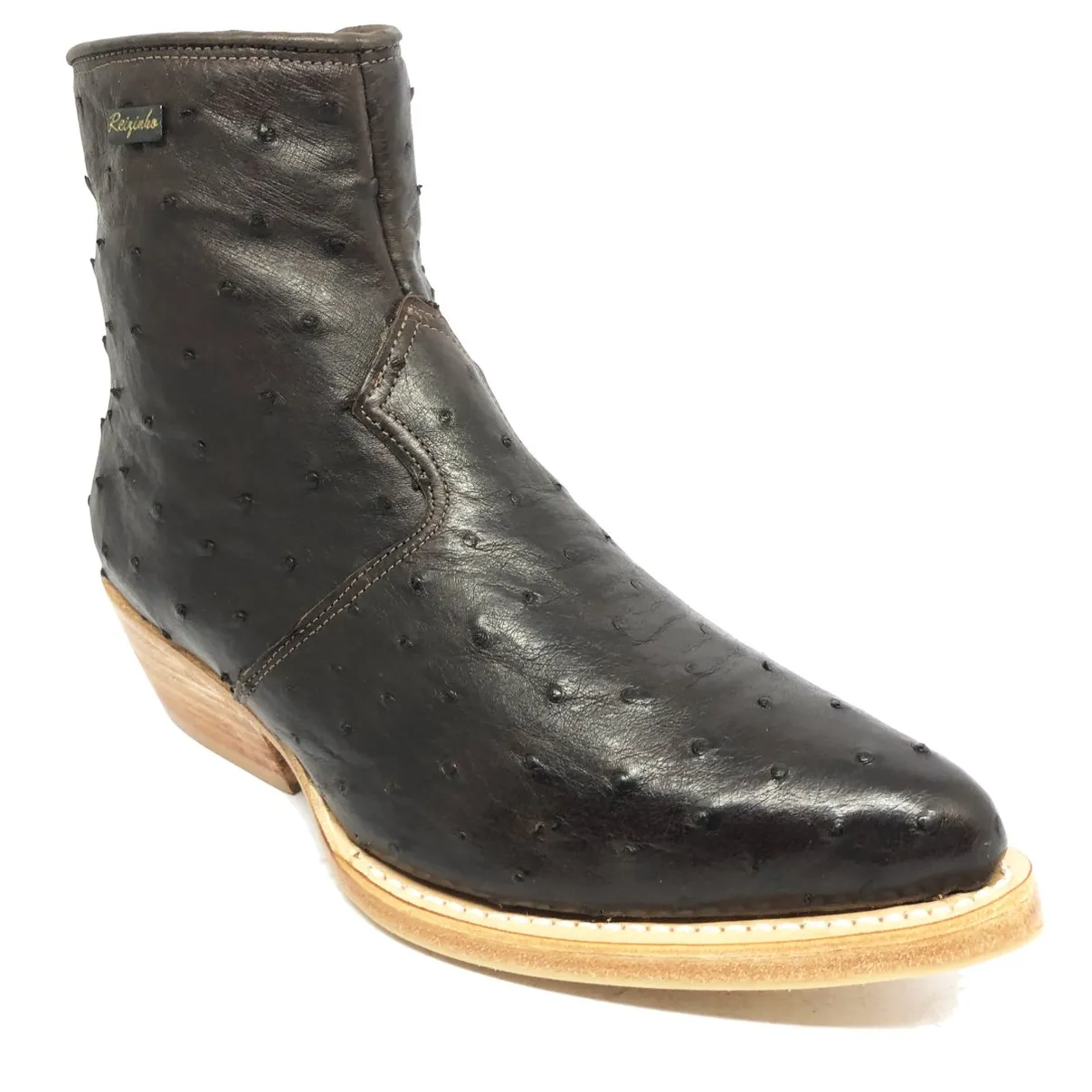 Bota De Couro De Avestruz Cheio Marrom Café - Cano Curto De Zíper, Bico Fino Arredondado, Solado De Couro Artesanal